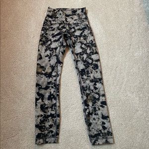 Lululemon 23” tie dye black leggings